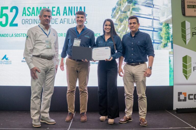 Surtigas recibe premio de Responsabilidad Social por la implementacion del