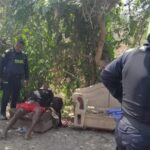 Un hombre almorzo se fue a dormir la siesta y