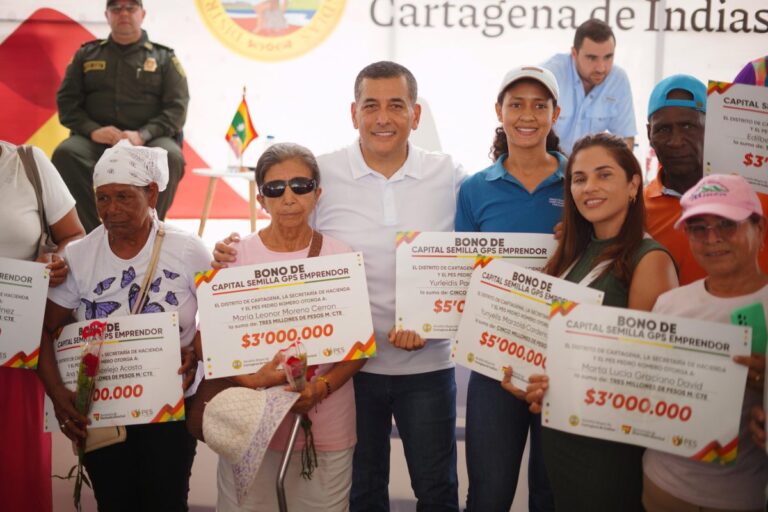 Distrito entrega capital semilla a unidades productivas en barrio Policarpa