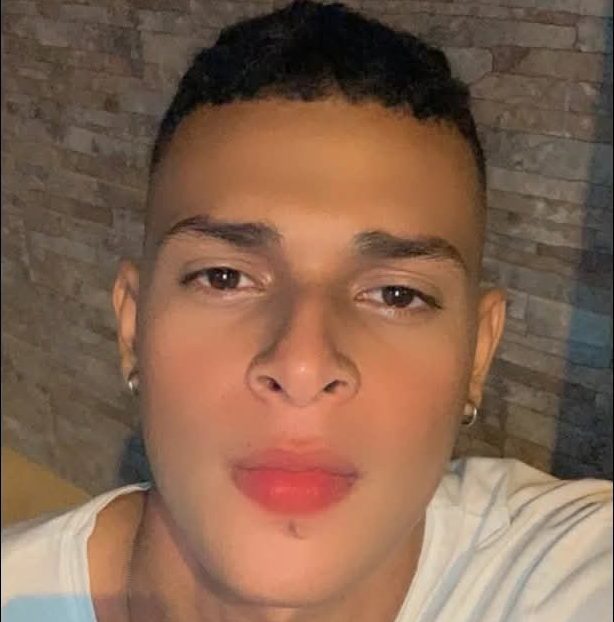 Joven barbero Alvaro Jose Navarro Blanco asesinado en el barrio