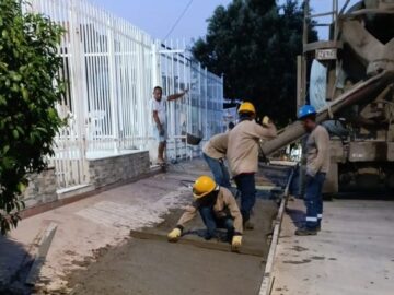 La empresa Aguas de Cartagena esta reemplazando tubos viejos por