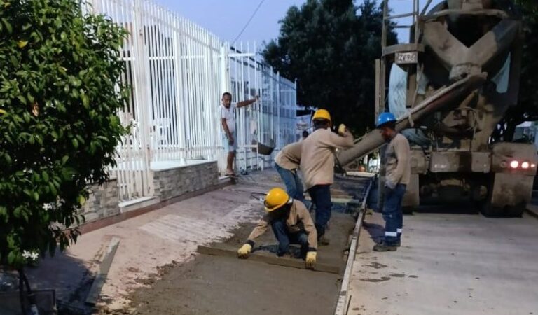La empresa Aguas de Cartagena esta reemplazando tubos viejos por