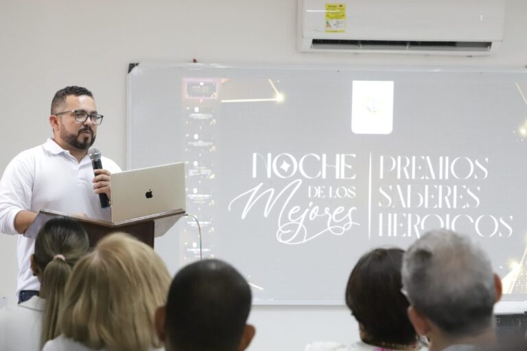 Presentacion de premios Saberes Heroicos La noche de los mejores
