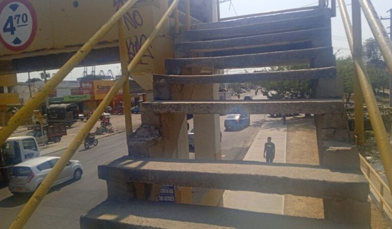 Puente en estado crítico: Vecinos de Ceballos exigen intervención urgente