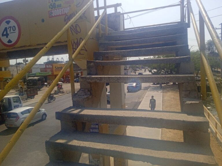 Puente en estado crítico Vecinos de Ceballos exigen intervención urgente