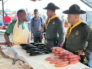 Acciones en Bazurto para evitar la comercializacion de pescado en