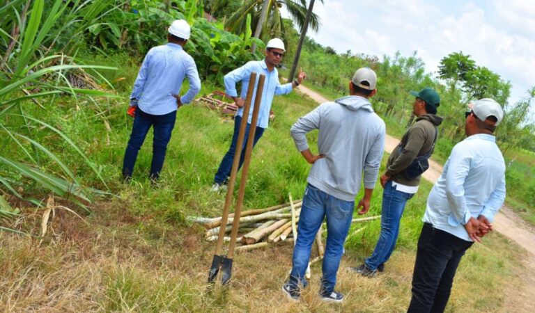 En la zona rural de San Jacinto del Cauca, la Gobernación está llevando agua potable a las comunidades