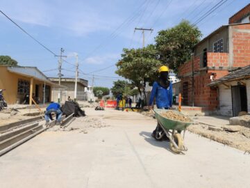Gobernacion ejecuta obras de mejoramiento vial en distintas zonas de
