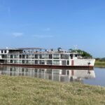 Gobernador Yamil Arana anuncia que el crucero por el rio