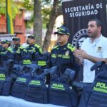 La Policia Bolivar recibe dotacion de chalecos antibalas