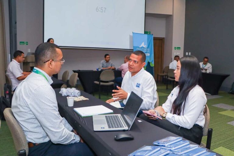 Mas de 60 empresas tomaron parte en la rueda de