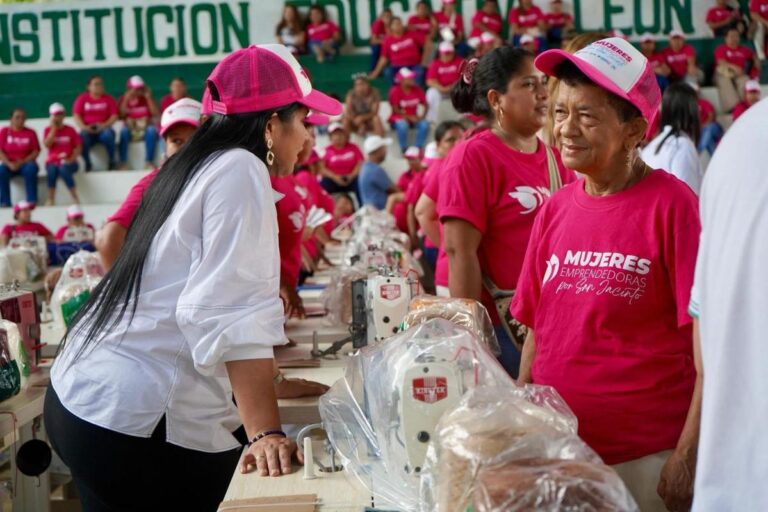Mujeres victimas del conflicto en San Jacinto Bolivar recibieron unidades productivas