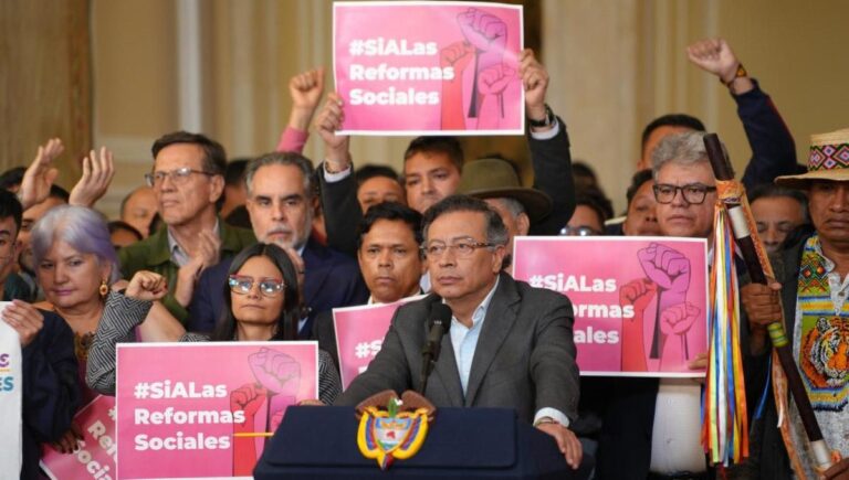 Se han seleccionado 12 preguntas de la Consulta popular que