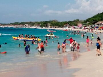 Turistas extranjeros acusan de presunta estafa en Playa Blanca