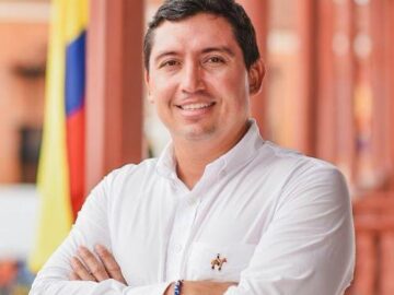 Acusaciones contra el exsecretario general de administracion Dau