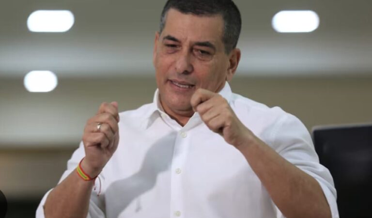 El alcalde Dumek Turbay se ve obligado a crear el Fondo de Desarrollo Local tras disputa jurídica con el edil Juan Carlos Molina.