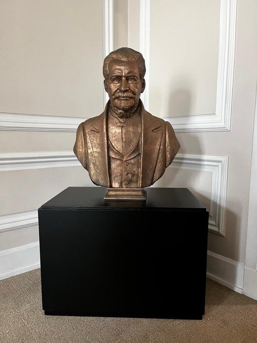 Busto de Juan Jose Nieto el primer presidente afrodescendiente de