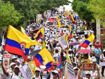 Con una amplia concurrencia Cartagena respaldo el Primero de Mayo