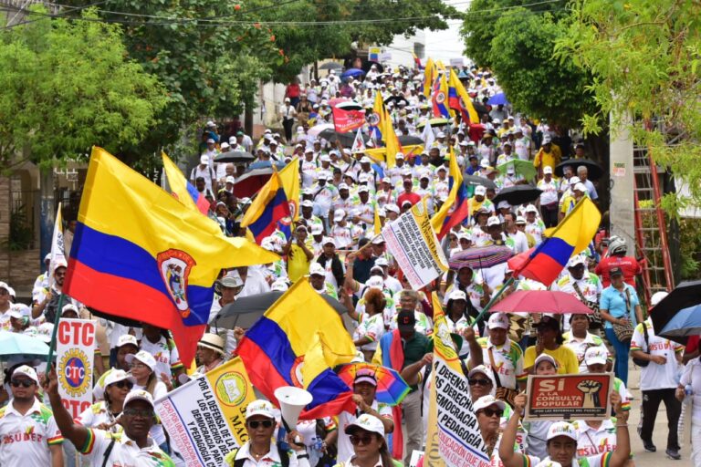 Con una amplia concurrencia Cartagena respaldo el Primero de Mayo