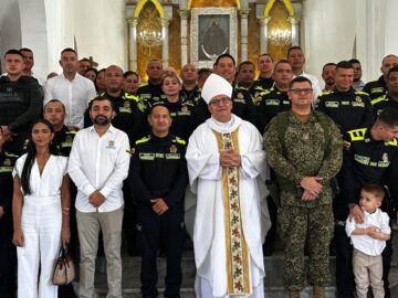 1750996587 Celebraron los 63 anos de la Policia de Bolivar en