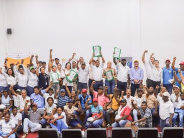 Agencia de Tierras otorga 207 titulos de propiedad en 7