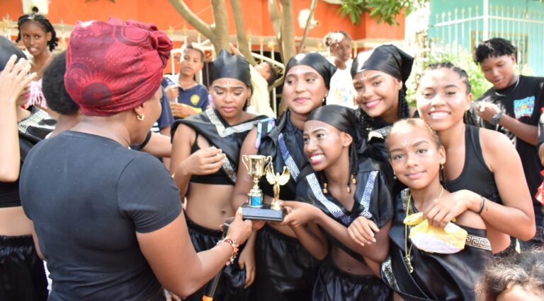 Arinda Gandara Incansable en su labor social y activa en