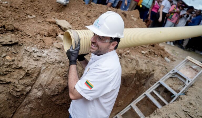 Comienza la construcción del sistema de alcantarillado sanitario en El Guamo-Bolívar. Comienza la construcción del sistema de alcantarillado sanitario en El Guamo-Bolívar.
