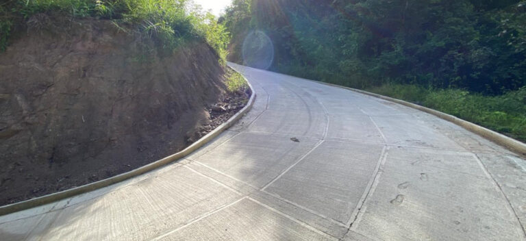 Concluyen los trabajos de pavimentacion en la via terciaria de