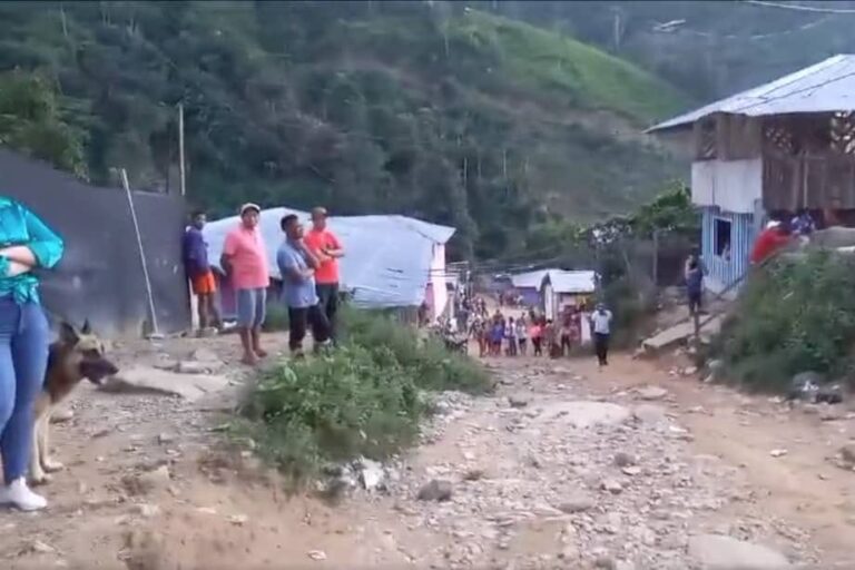 Entre fuego cruzado Asi vive la comunidad rural en Santa