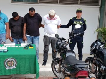 Piratas terrestres detenidos tras robar un camion de alimentos en