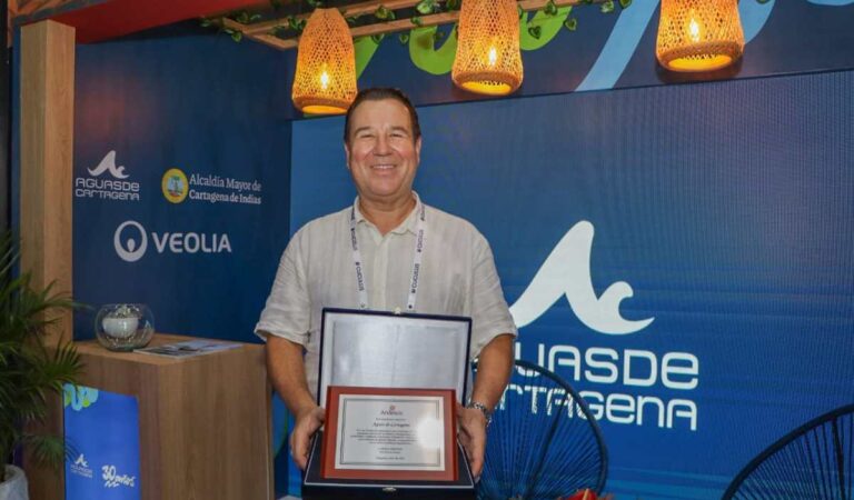 Reconocimiento especial por sus 30 años de servicio: Aguas de Cartagena recibe un homenaje en el Congreso de Andesco Reconocimiento especial por sus 30 años de servicio: Aguas de Cartagena recibe un homenaje en el Congreso de Andesco
