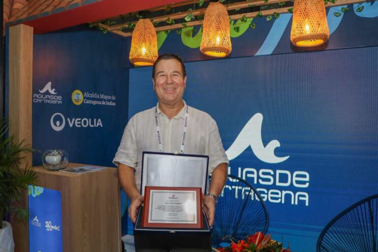 Reconocimiento especial por sus 30 anos de servicio Aguas de