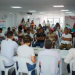 Administracion y comunidad evaluan el progreso de los proyectos en