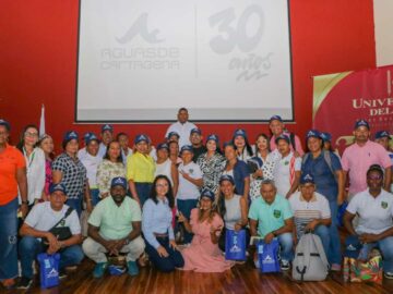 Aguas de Cartagena promueve la capacitacion academica de 33 lideres