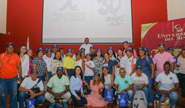 Aguas de Cartagena promueve la capacitación académica de 33 líderes comunitarios de la localidad 3