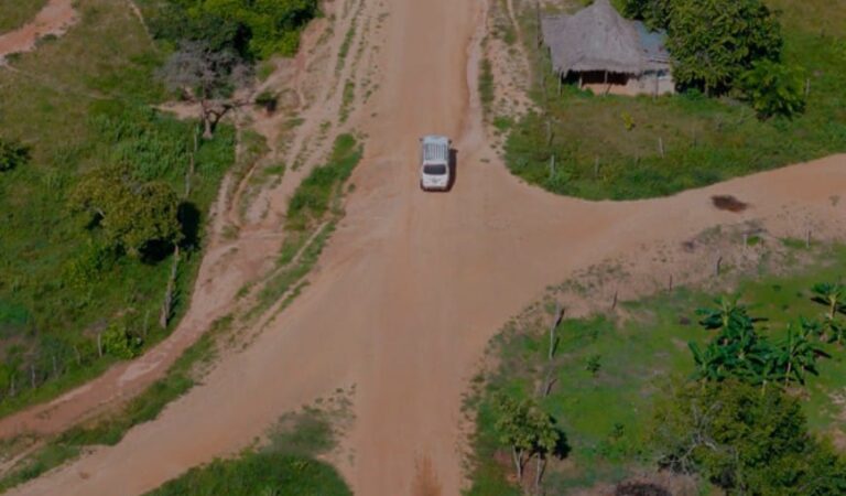 Fondo Adaptación e Invías firman acuerdo para restaurar 200 caminos rurales en La Mojana
