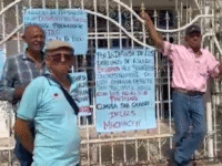 Protesta afuera del Acueducto Regional de la Linea en Santa