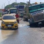 Tuberia de gas cerca de la de agua potable averiada