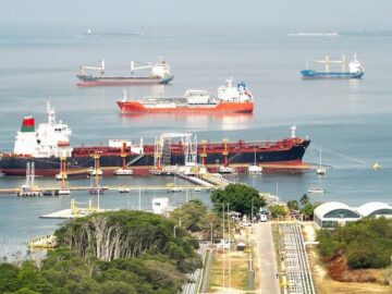 1756323025 Refineria de Cartagena logra carga historica de combustibles en un