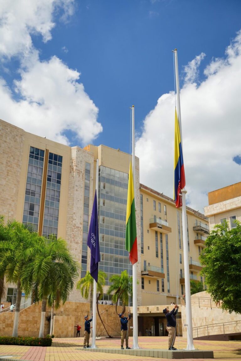 Bolivar se une al propietario nacional por el fallecimiento del