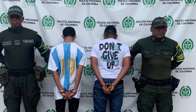 Detenidos piratas terrestres en autobús de la ruta Sincelejo-Barranquilla; uno de ellos con arresto domiciliario. Detenidos piratas terrestres en autobús de la ruta Sincelejo-Barranquilla; uno de ellos con arresto domiciliario.