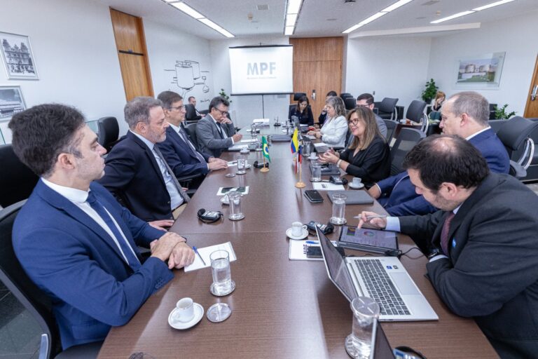 Fiscales de Colombia Brasil y Chile establecen un cuerpo conjunto