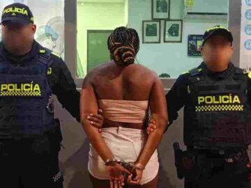 Greys desmantelan dispositivo movil con software para generar comprobantes falsos