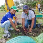 Jovenes de la zona suroriental participan en una jornada ecologica