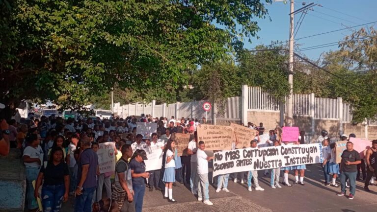 Juez detiene las obras de rehabilitacion integral en instituciones educativas