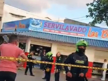 Presunto delincuente abatido y un agente de la Sijin herido