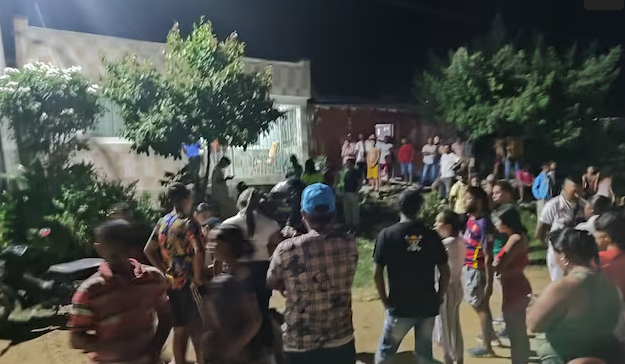 Sicarios en El Carmen de Bolívar irrumpen en una vivienda y alteran la existencia de alias ‘El Lobito’ Sicarios en El Carmen de Bolívar irrumpen en una vivienda y alteran la existencia de alias ‘El Lobito’