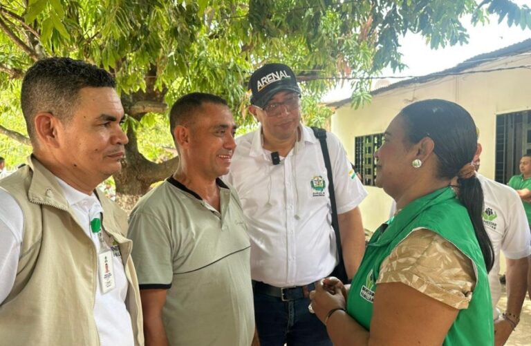 Comision del Bienestar Familiar llega a comunidades impactadas por desplazamiento