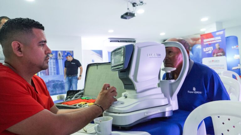 Compromiso con la salud SuperGiros junto a la Lotería de la Cruz Roja lideran jornada de salud visual