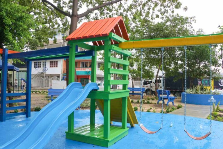 Comunidad de Vista Hermosa da la bienvenida al parque restaurado